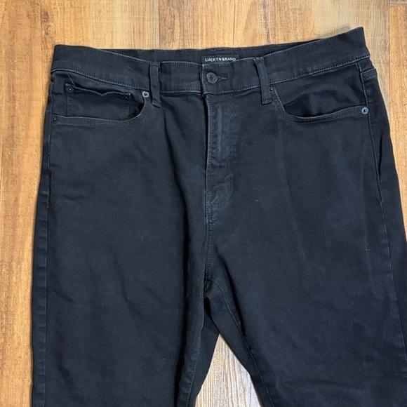 Lucky brand athletic straight fit black denim Jeans size 36 x 29 - Picture 3 of 9